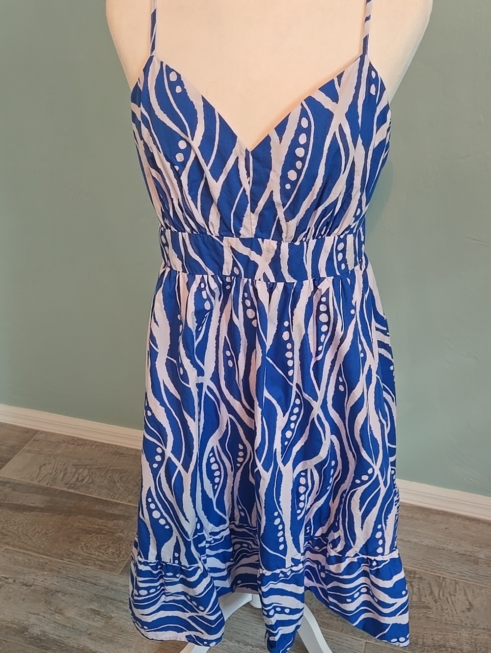 Laundry By Shelli Segal Blue and White Wave Printed Spaghetti-Strap Mid Dress